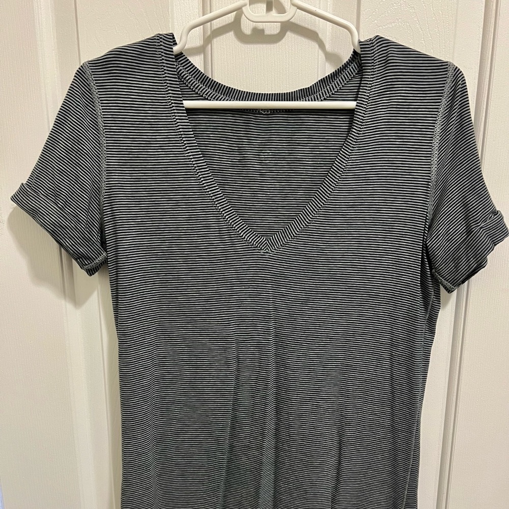 Lululemon striped gray and white v neck t shirt
